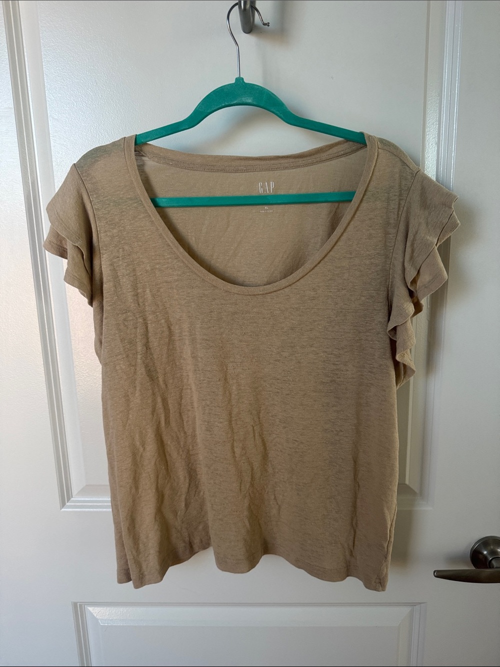 GAP Short Sleeve Scoop Neck Ruffle Tee in Tan